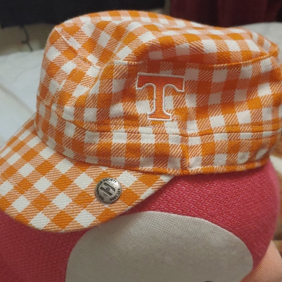 TN hat - Picture 1 of 4